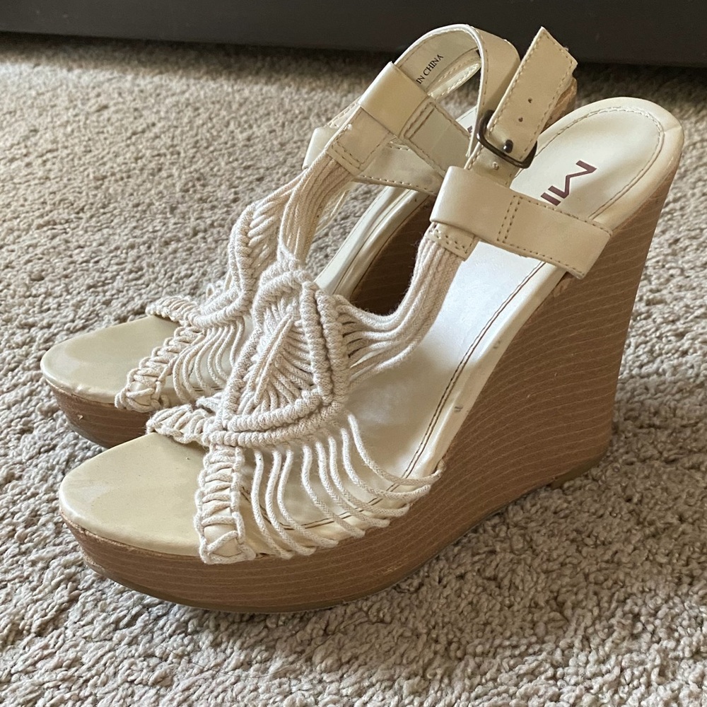 Mia wedge heels